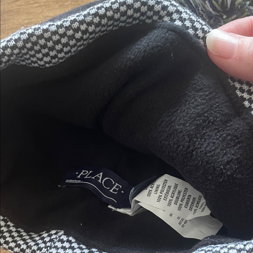 The Children’s Place Black Beanie with Game Controller Design L/XL (8+) - Picture 4 of 4
